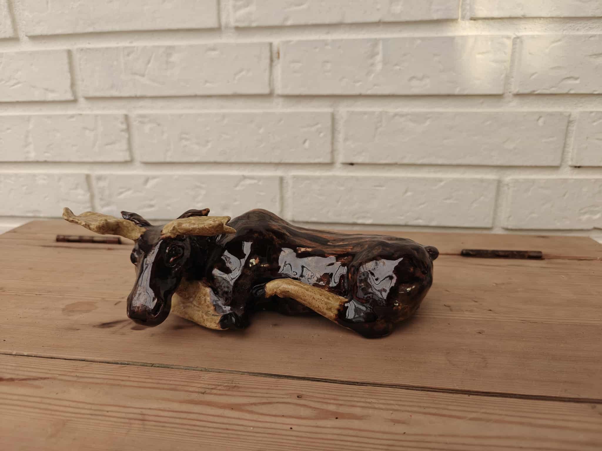 Liggende elg 2016
21 cm lang
stentøjsler
1800 kr
