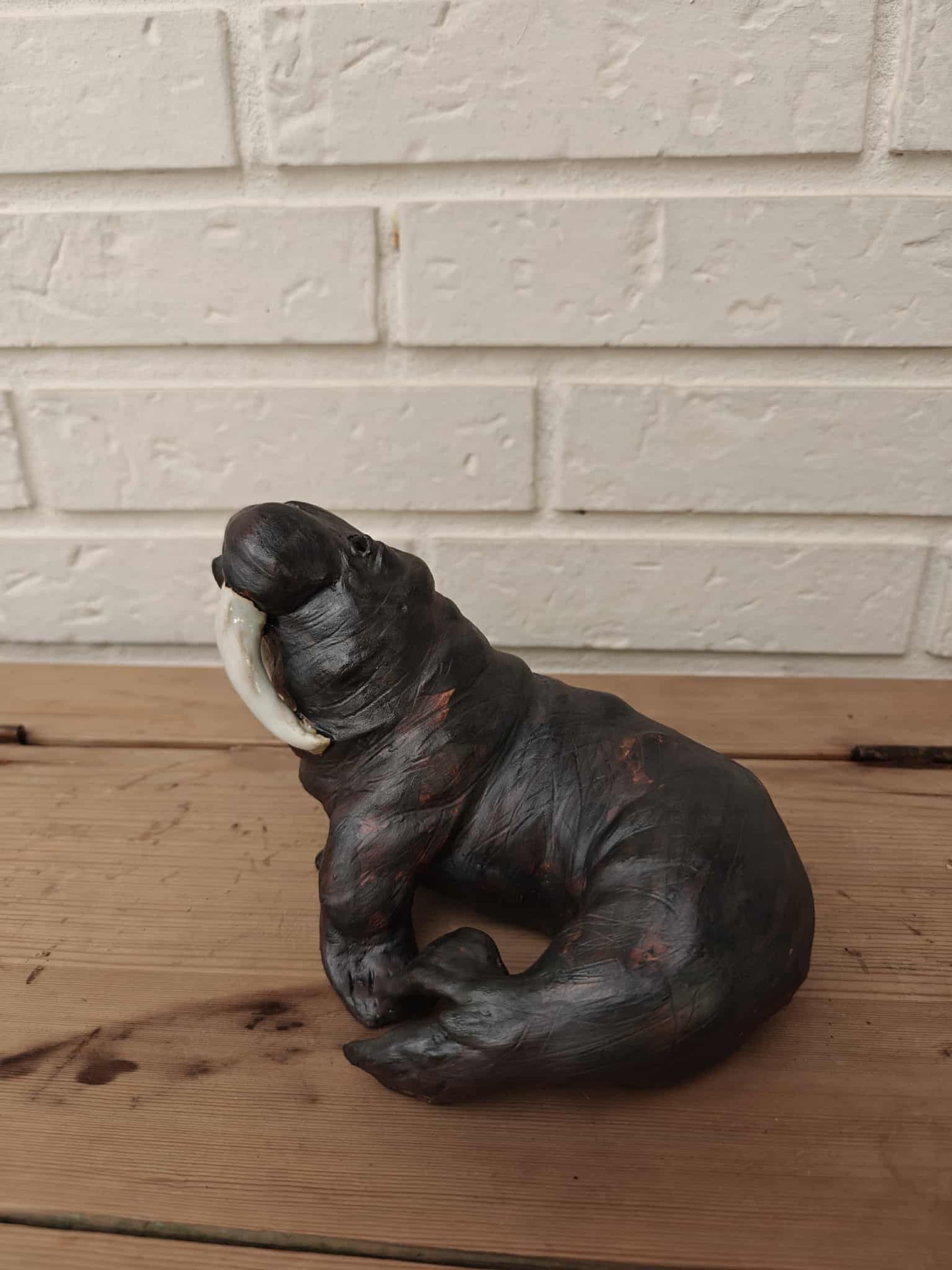 Valros 2022 
10,5 cm høj
Stentøjsler
1800 kr