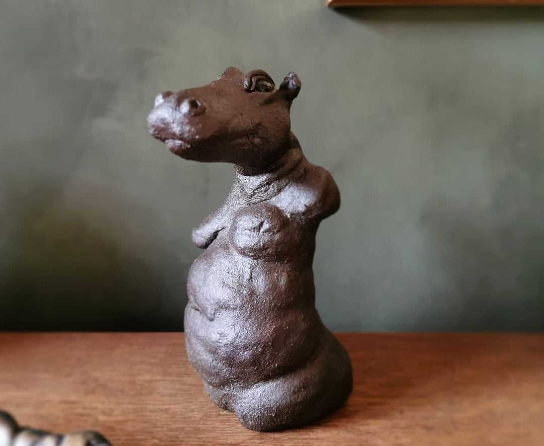 I am a surviver - 2020.
Matriale sortstentøjsler
14,5 cm* 8,5 cm.
1800 kr.